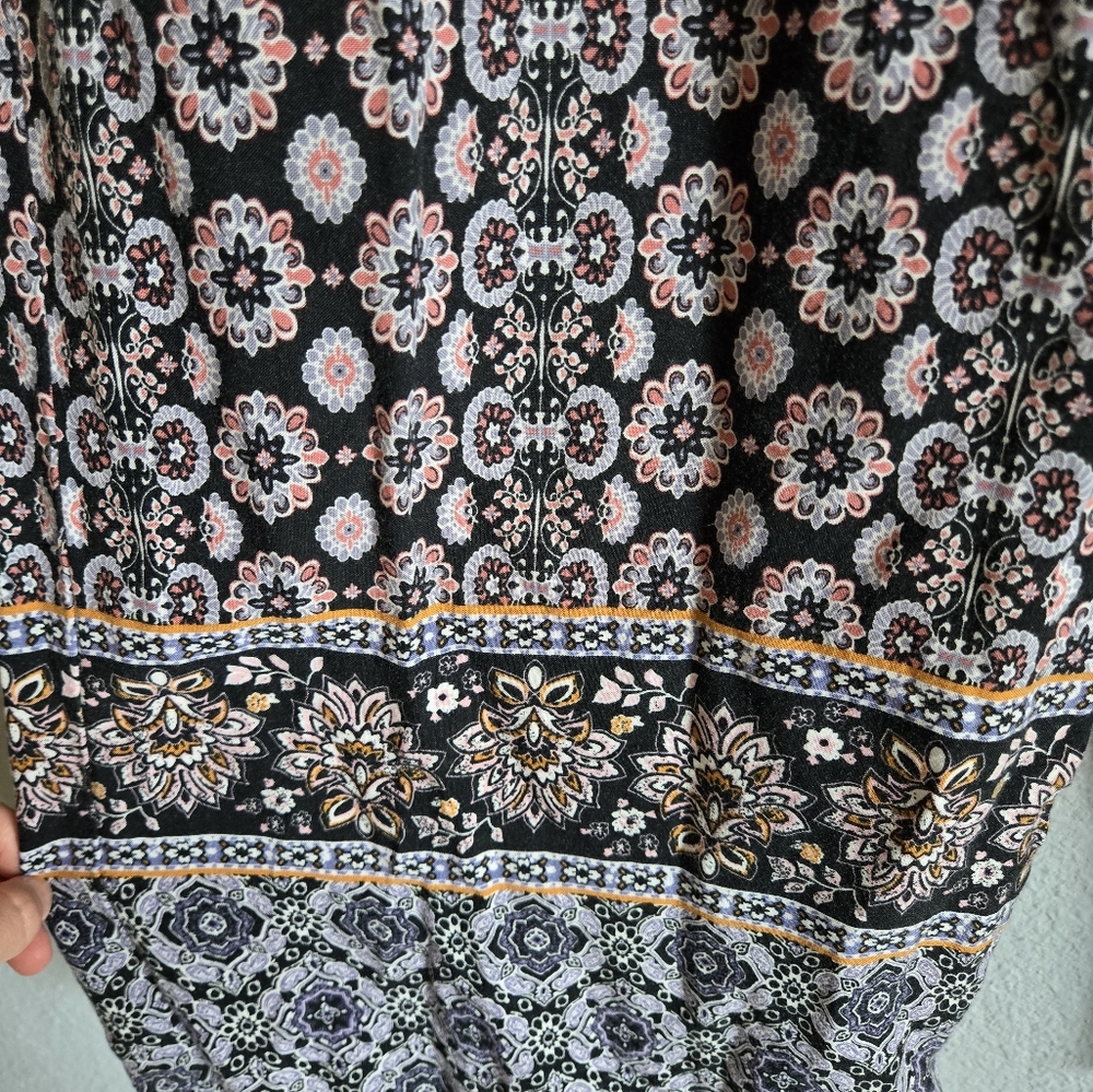 Patterned Romper - Picture 5 of 7